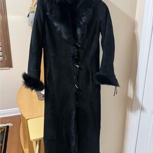 PRICE DROP! ANDREW MARC FULL-LENGTH TOP QUALITY GENUINE LAMBSKIN SHEARLING, M